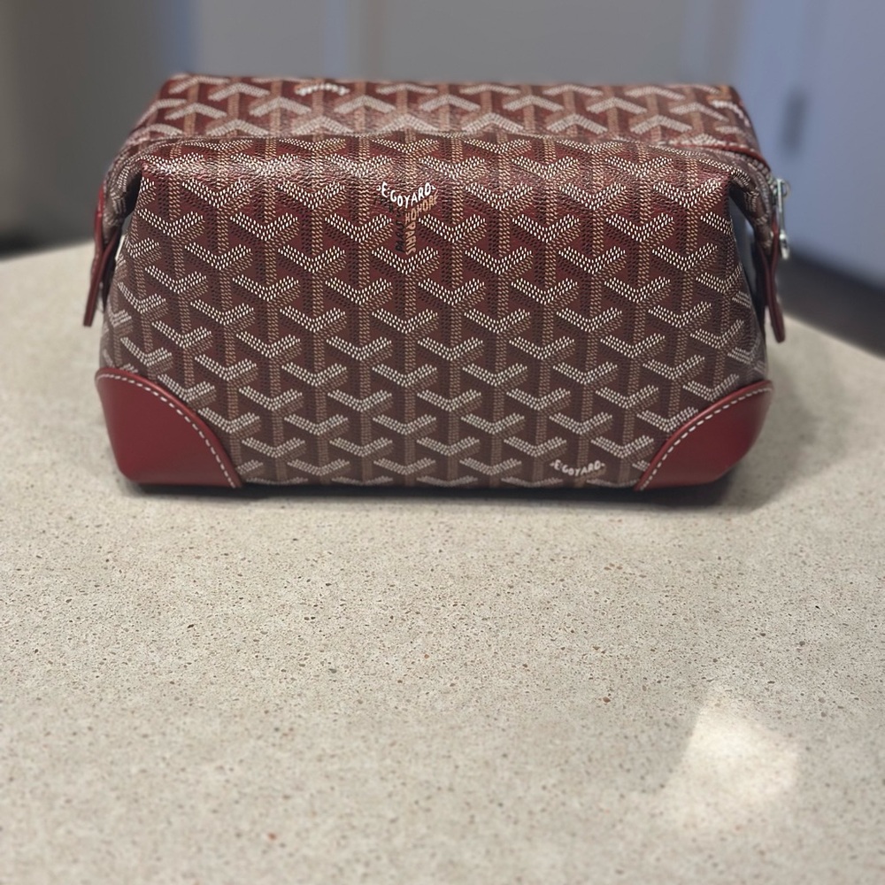 Bowling 25 style toiletry bag / crossbody - New!